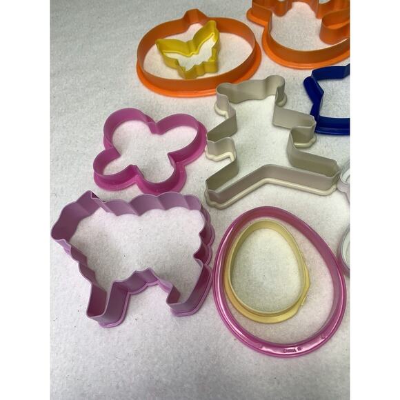 Vtg Lot 15 Cookie Cutters Silhouette Med to Lg Holidays Easter Butterfly Ghost - Picture 5 of 7